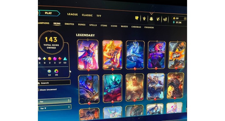 League of Legends Account – 143 Skins, 35 Chromas, 2 Ultimate Skins (Ezreal & Lux), 2 Mythic Skins, Level 219, Gold II