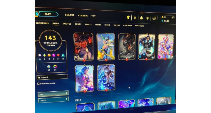 League of Legends Account – 143 Skins, 35 Chromas, 2 Ultimate Skins (Ezreal & Lux), 2 Mythic Skins, Level 219, Gold II